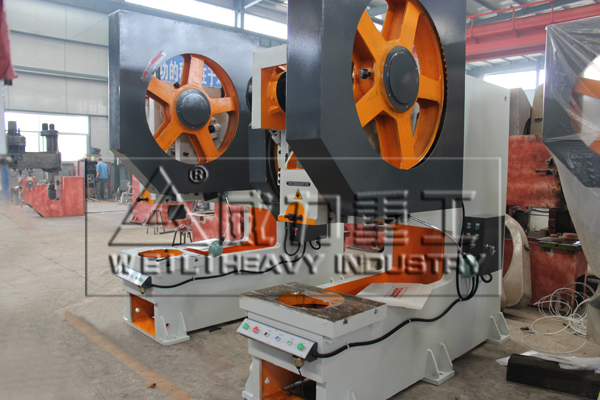 80噸深喉沖床多臺(tái)現(xiàn)貨