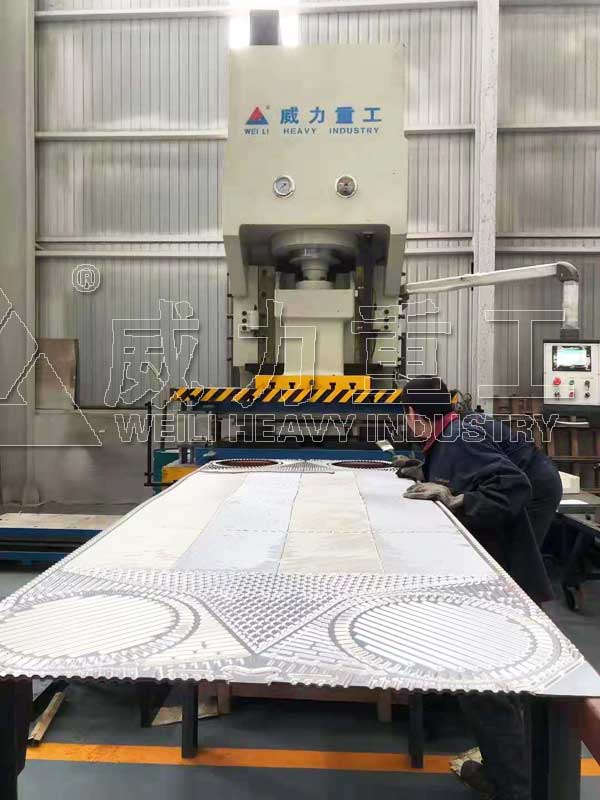 160噸油壓沖床客戶使用現場